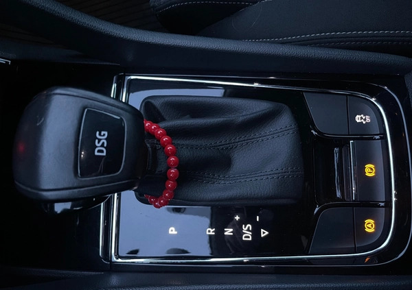 Skoda Karoq cena 99000 przebieg: 88000, rok produkcji 2019 z Zgierz małe 497